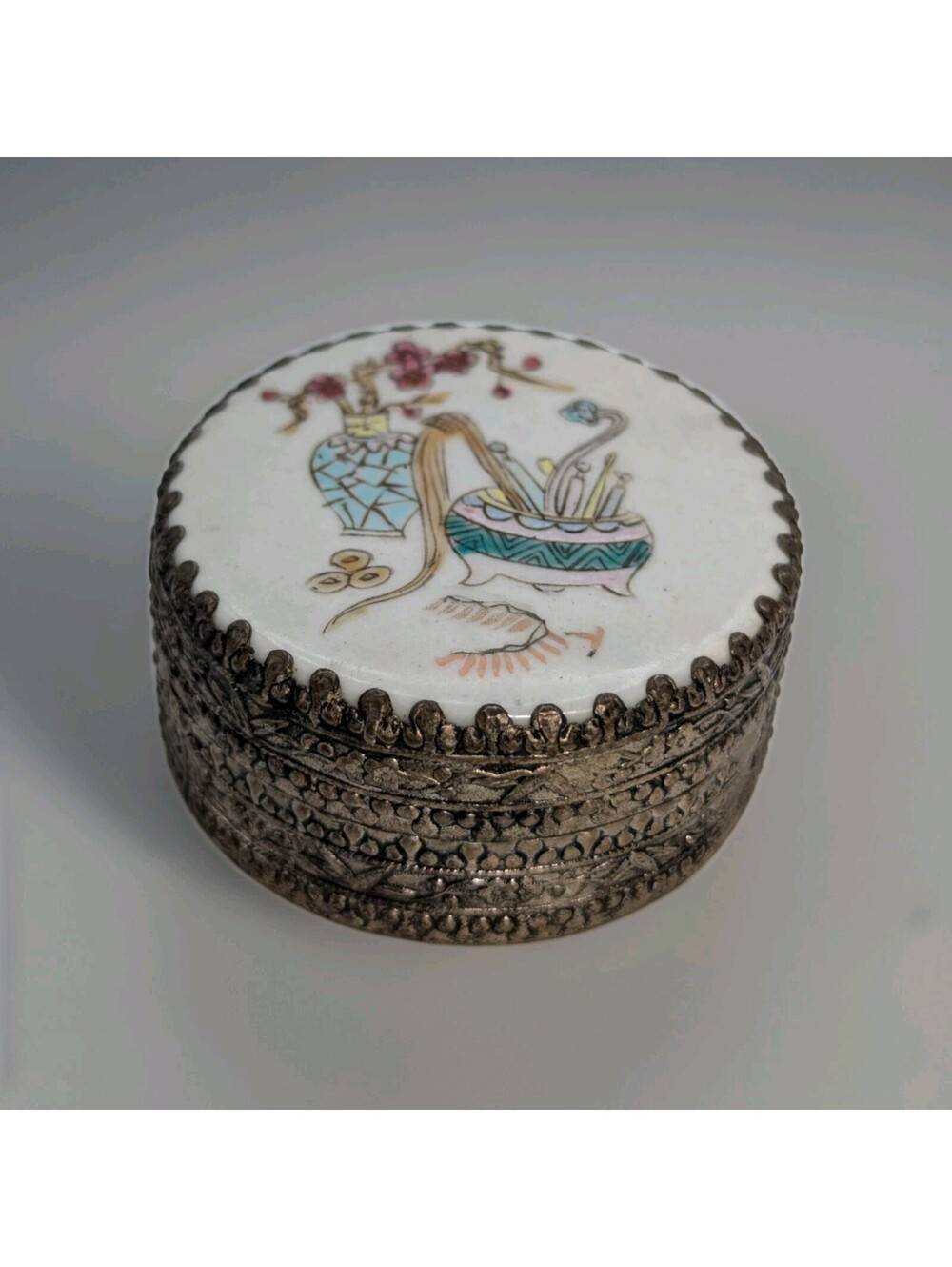 Vintage Porcelain Hand Painted Flower Beauty Silver Plated Pill/Snuff Box